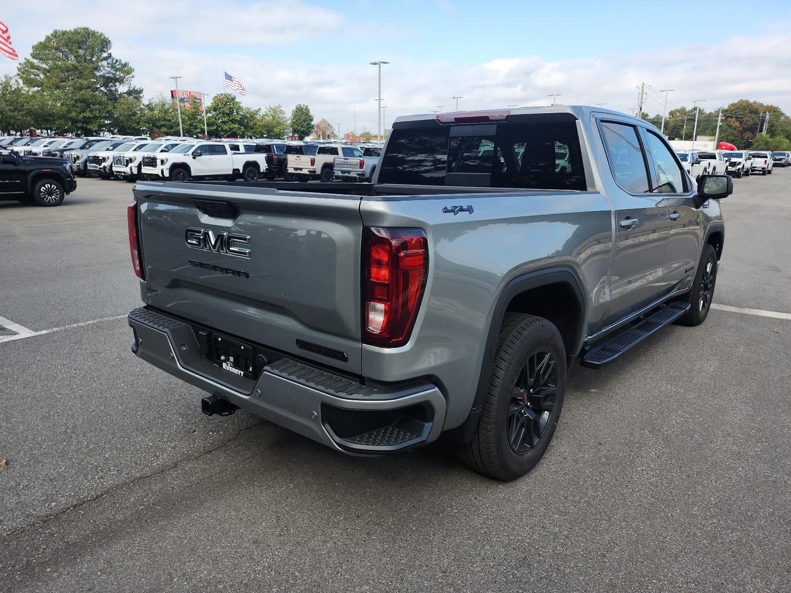 2026 GMC Sierra 1500 Crew Cab Short Box 4-Wheel Drive Elevation 3SB