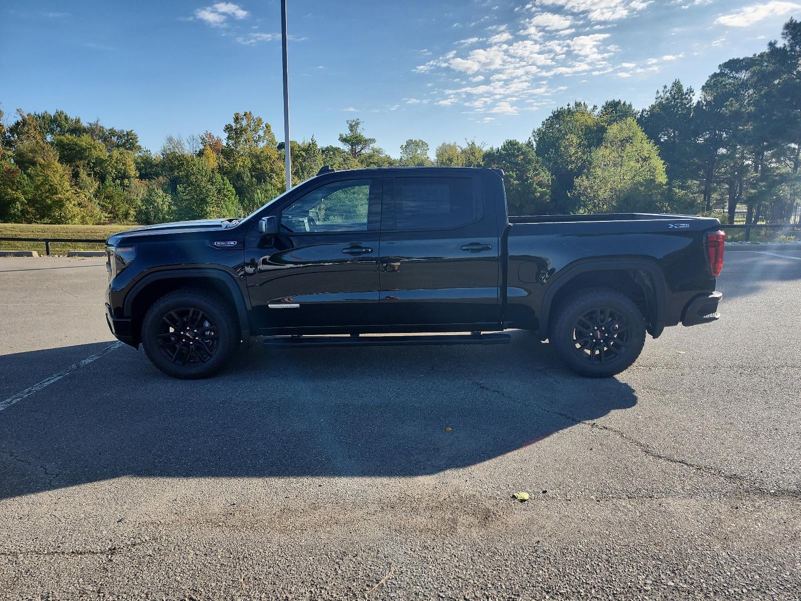 2026 GMC Sierra 1500 Crew Cab Short Box 4-Wheel Drive Elevation 3SB