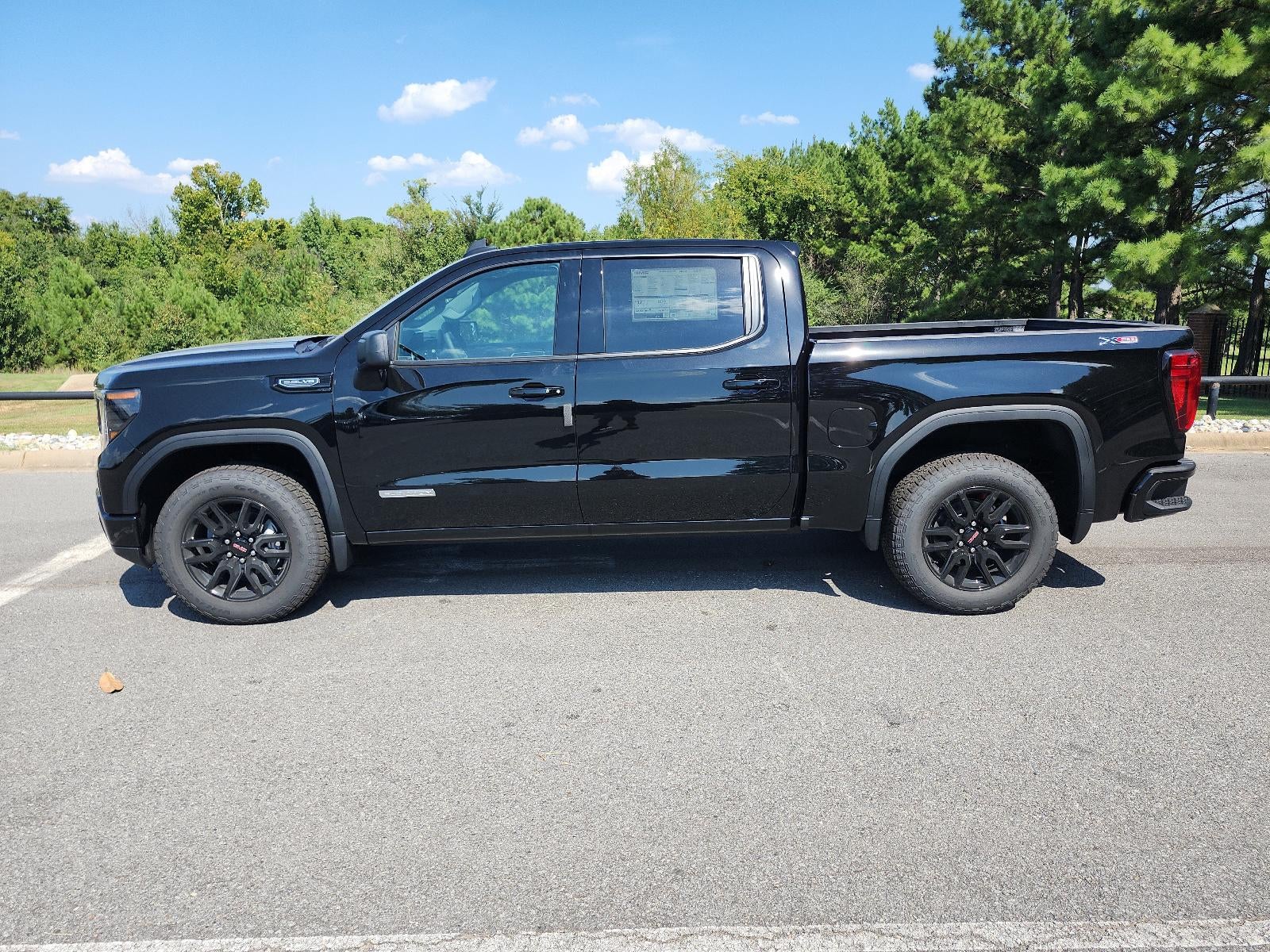 2026 GMC Sierra 1500 Crew Cab Short Box 4-Wheel Drive Elevation 3SB