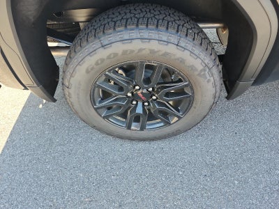 2026 GMC Sierra 1500 Crew Cab Short Box 4-Wheel Drive Elevation 3SB