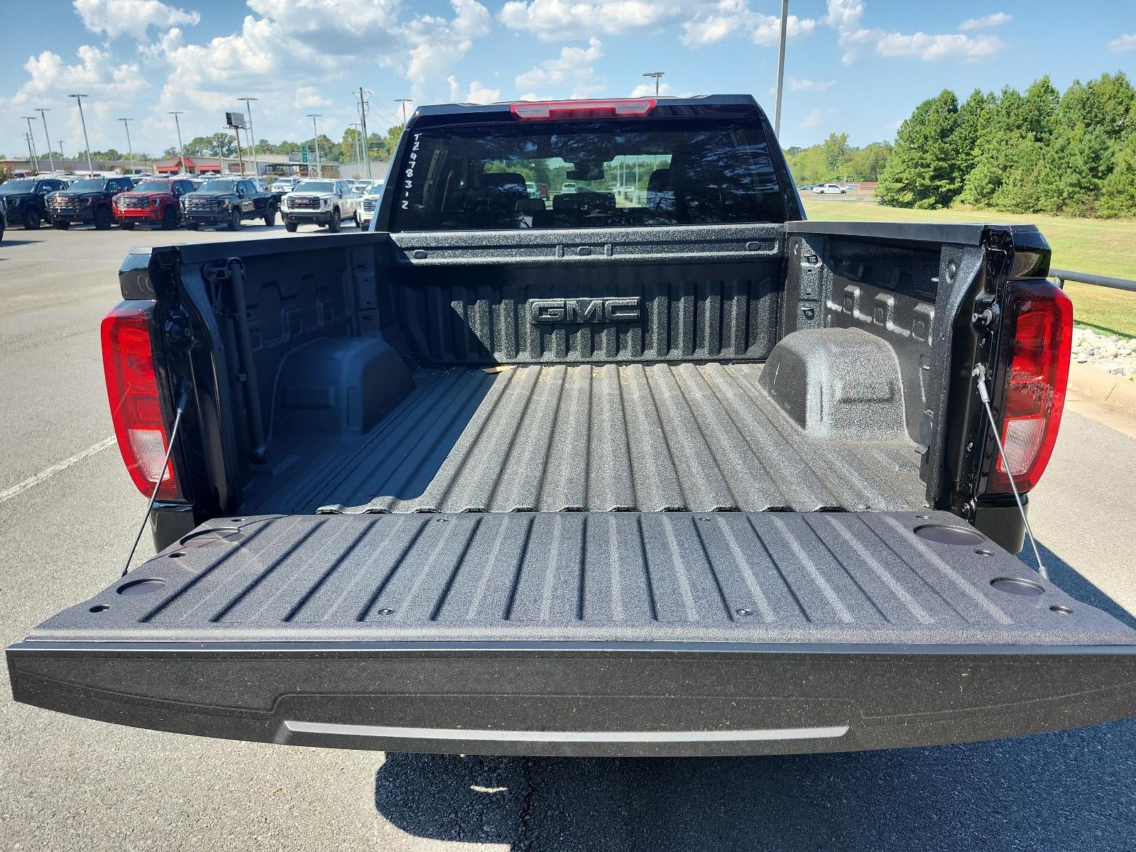 2026 GMC Sierra 1500 Crew Cab Short Box 4-Wheel Drive Elevation 3SB