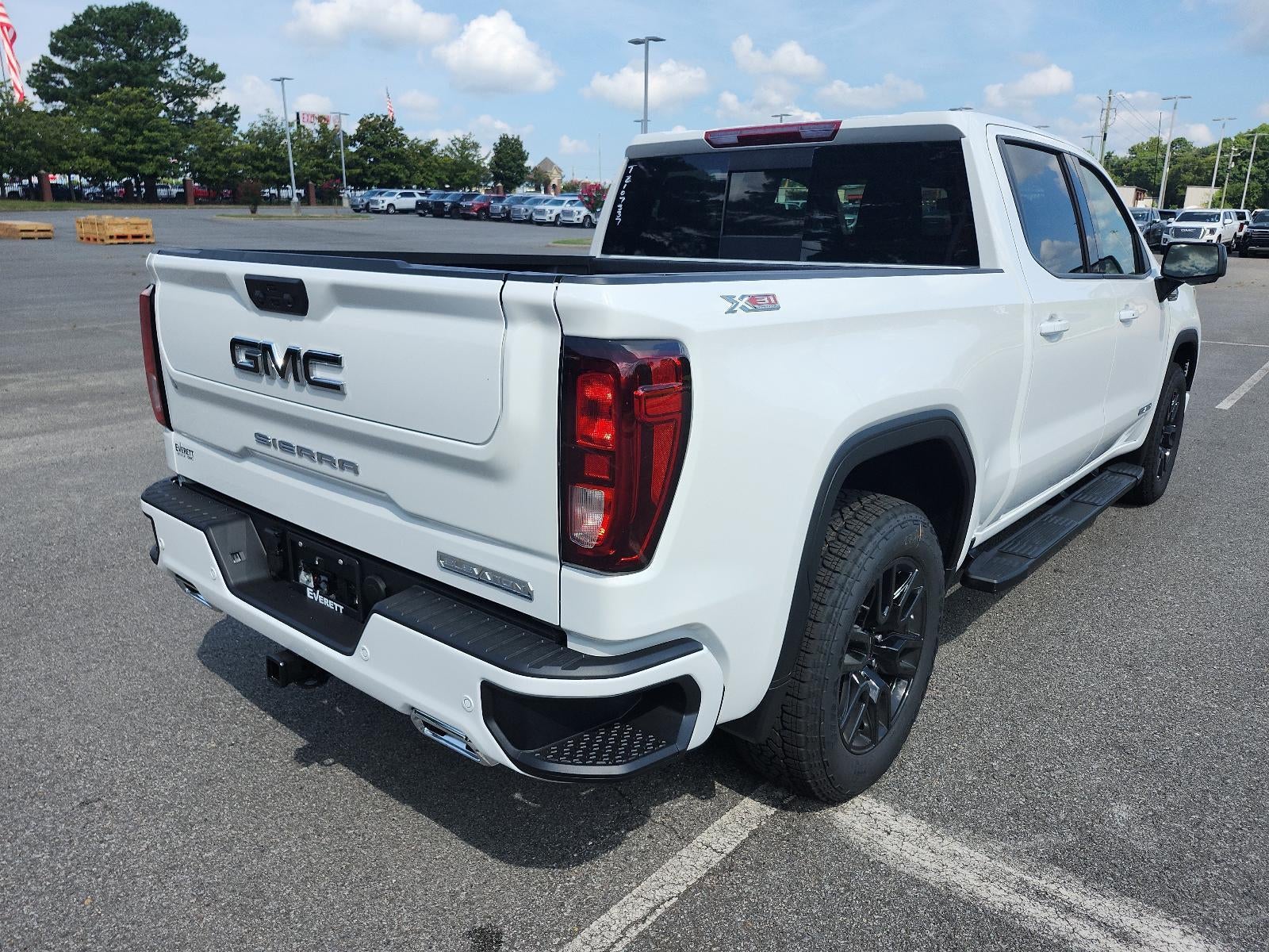 2026 GMC Sierra 1500 Crew Cab Short Box 4-Wheel Drive Elevation 3SB