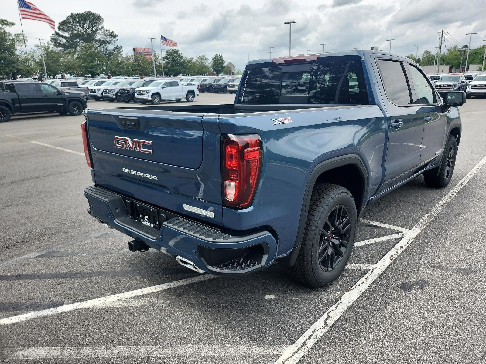 2026 GMC Sierra 1500 Crew Cab Short Box 4-Wheel Drive Elevation 3SB