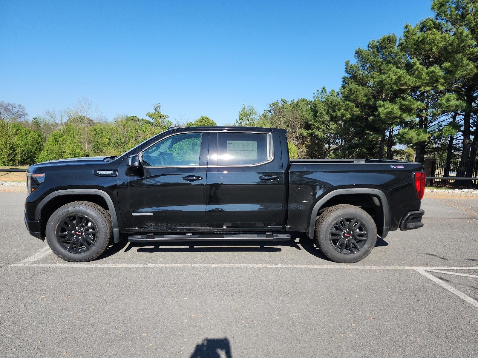 2026 GMC Sierra 1500 Crew Cab Short Box 4-Wheel Drive Elevation 3SB