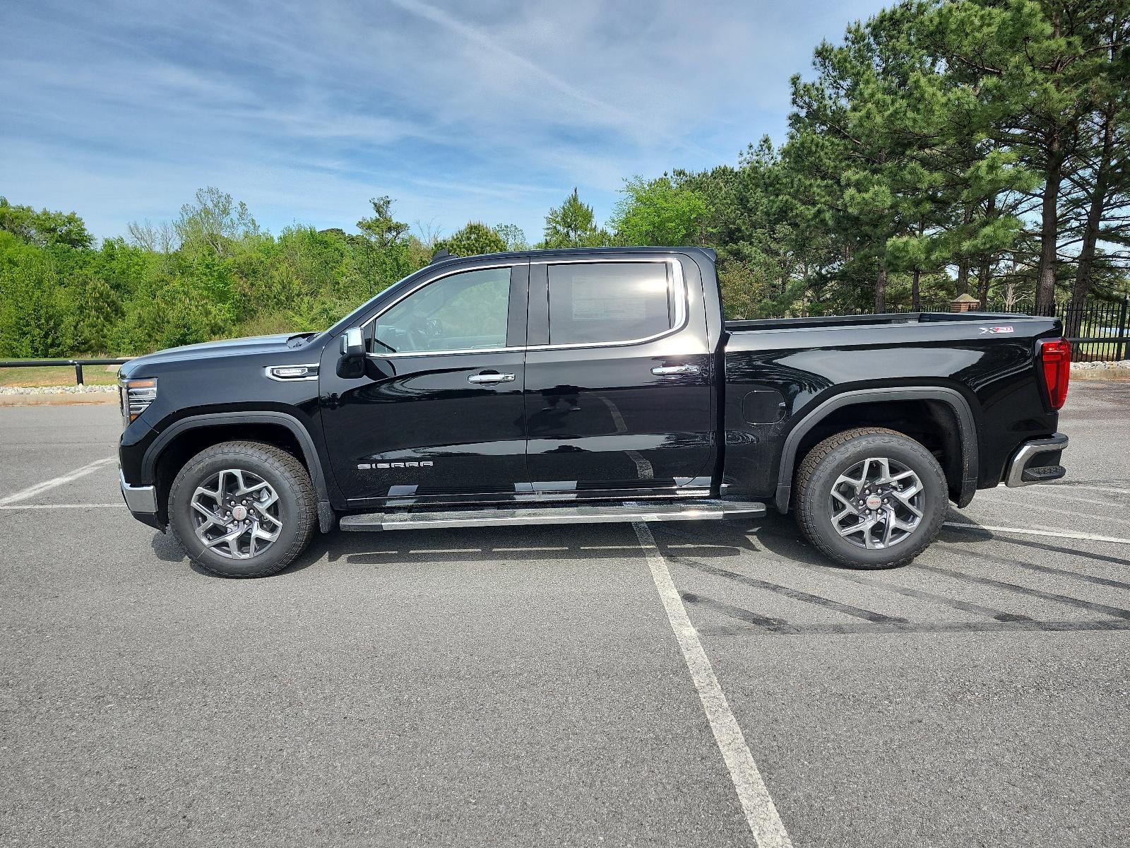2026 GMC Sierra 1500 Crew Cab Short Box 4-Wheel Drive SLT