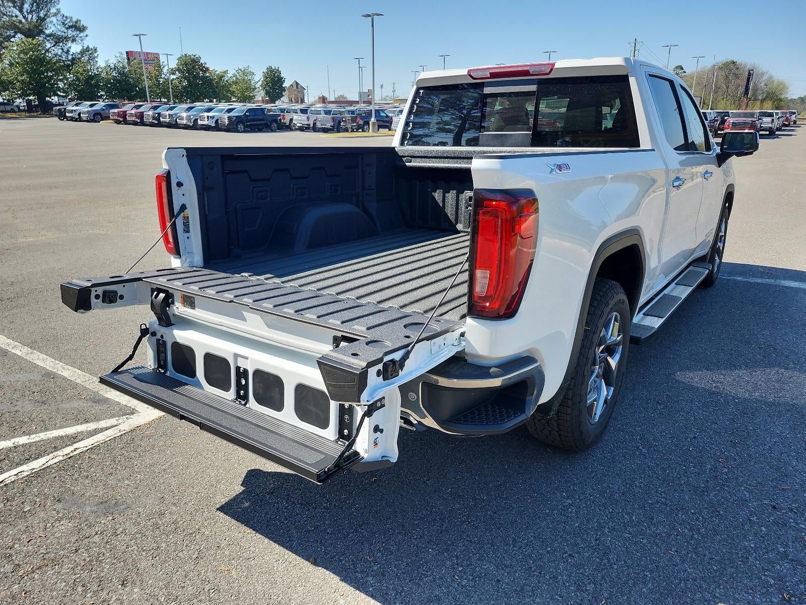 2026 GMC Sierra 1500 Crew Cab Short Box 4-Wheel Drive SLT