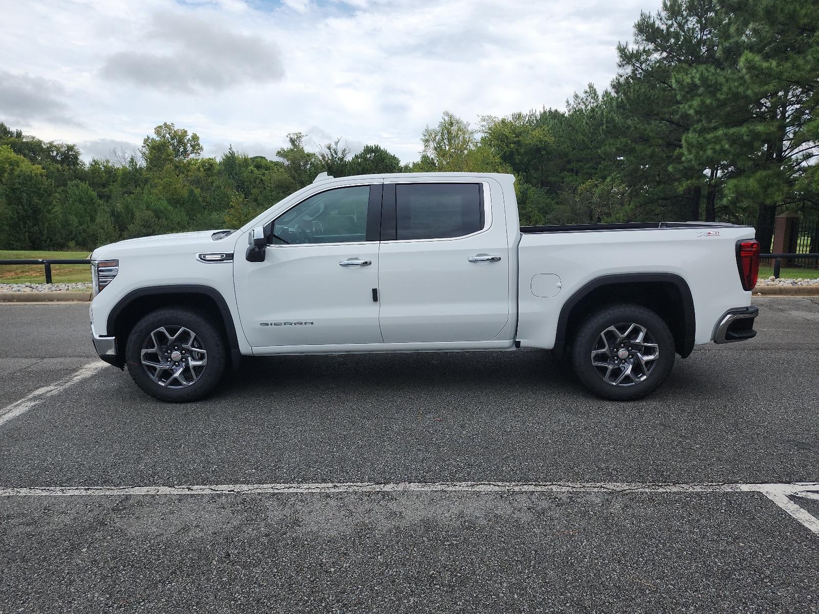 2026 GMC Sierra 1500 Crew Cab Short Box 4-Wheel Drive SLT