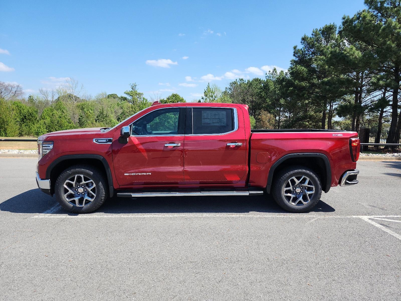 2026 GMC Sierra 1500 Crew Cab Short Box 4-Wheel Drive SLT