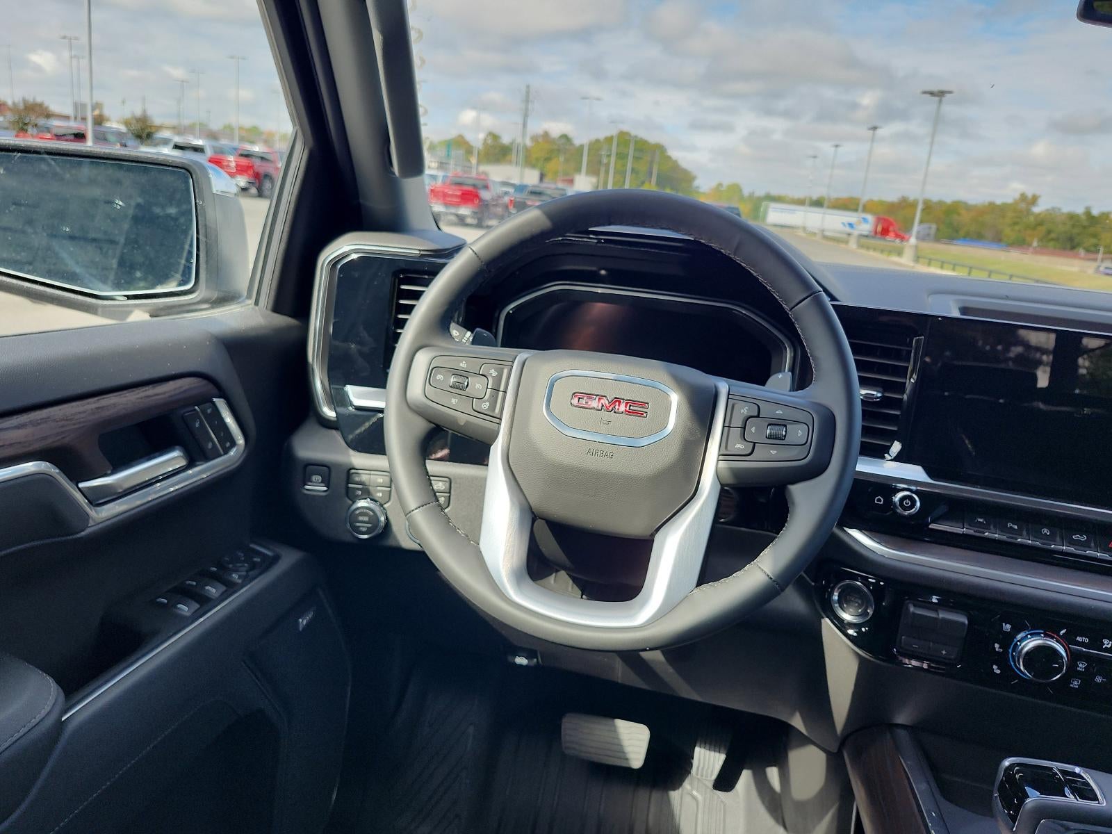 2026 GMC Sierra 1500 Crew Cab Short Box 4-Wheel Drive SLT