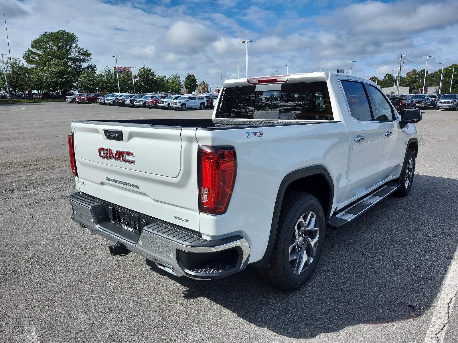 2026 GMC Sierra 1500 Crew Cab Short Box 4-Wheel Drive SLT
