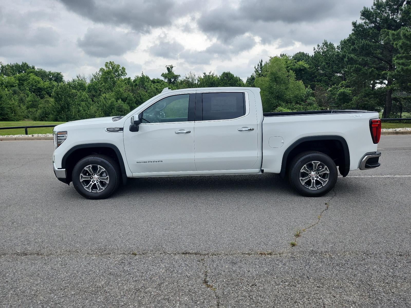 2026 GMC Sierra 1500 Crew Cab Short Box 4-Wheel Drive SLT