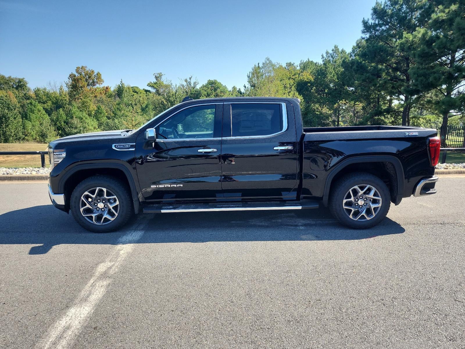 2026 GMC Sierra 1500 Crew Cab Short Box 4-Wheel Drive SLT