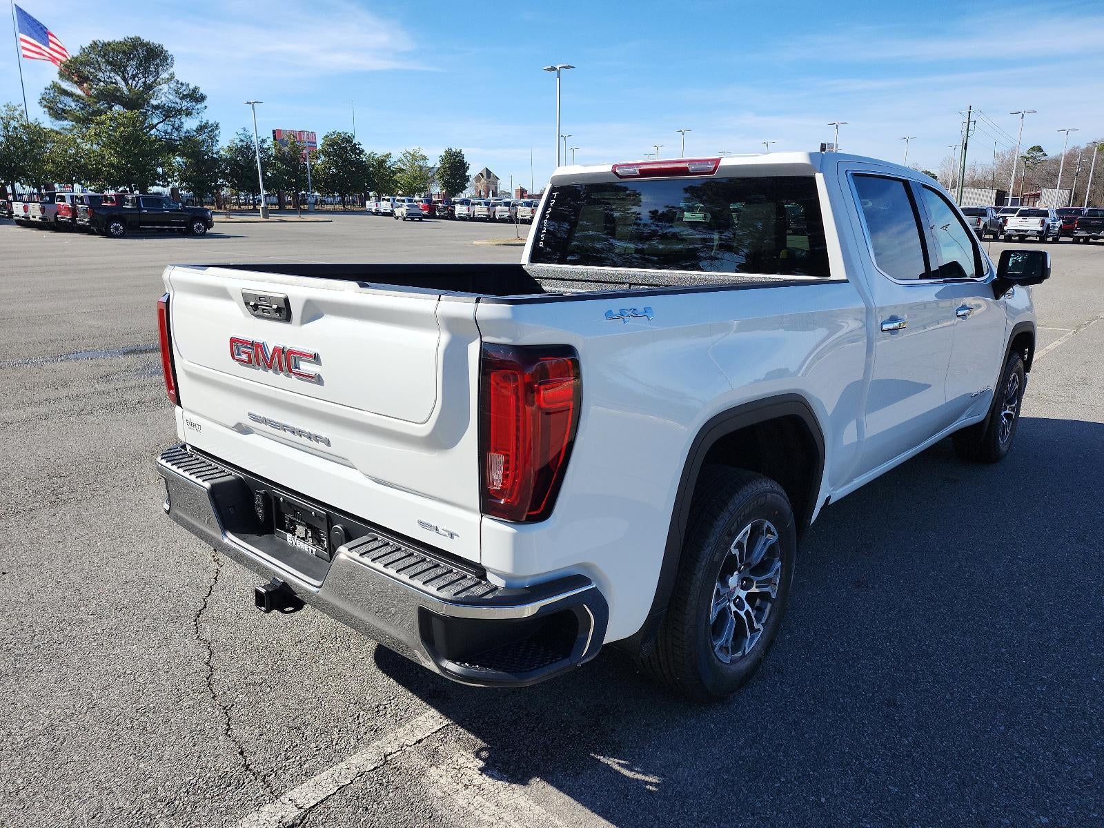 2026 GMC Sierra 1500 Crew Cab Short Box 4-Wheel Drive SLT