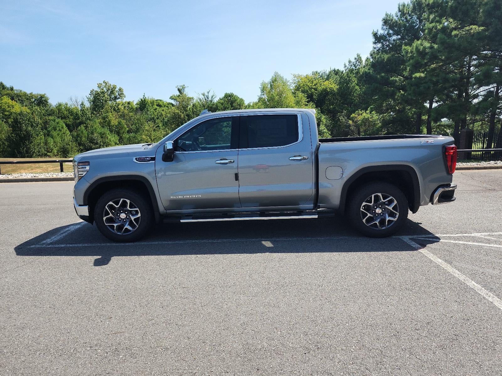 2026 GMC Sierra 1500 Crew Cab Short Box 4-Wheel Drive SLT