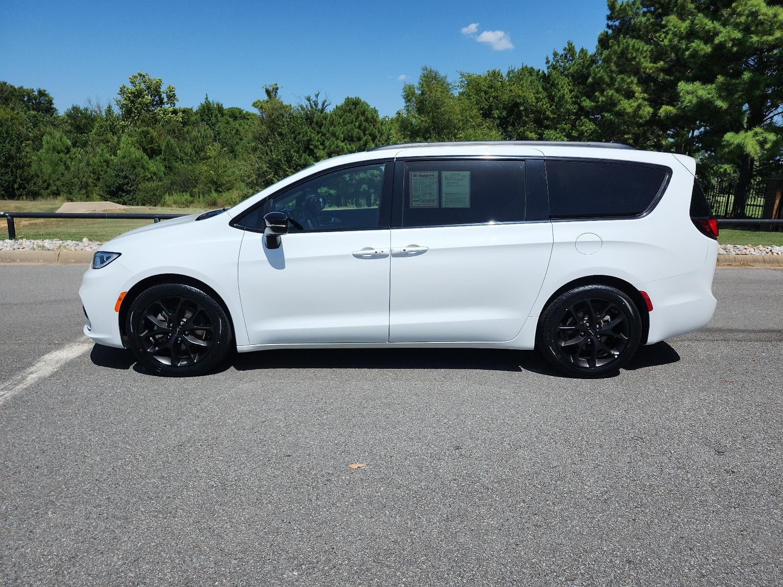 2025 Chrysler Pacifica Limited