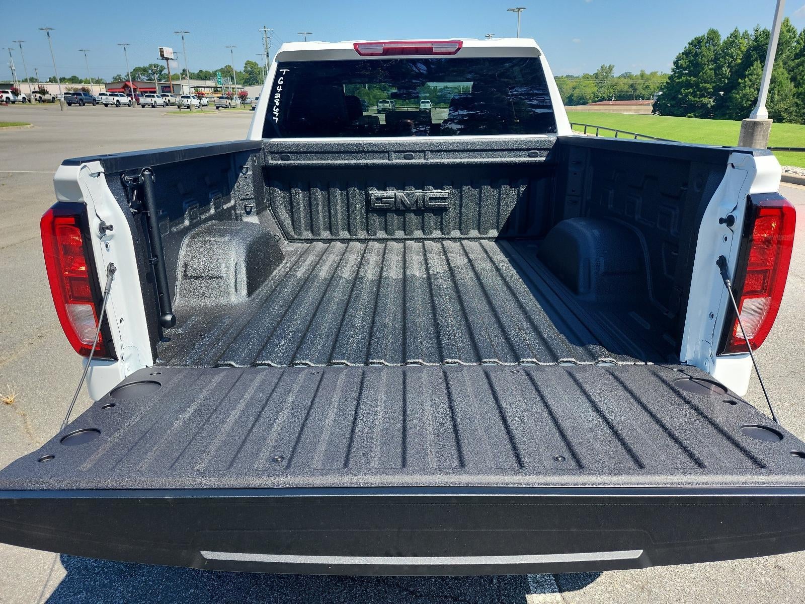 2026 GMC Sierra 1500 Crew Cab Short Box 4-Wheel Drive SLE