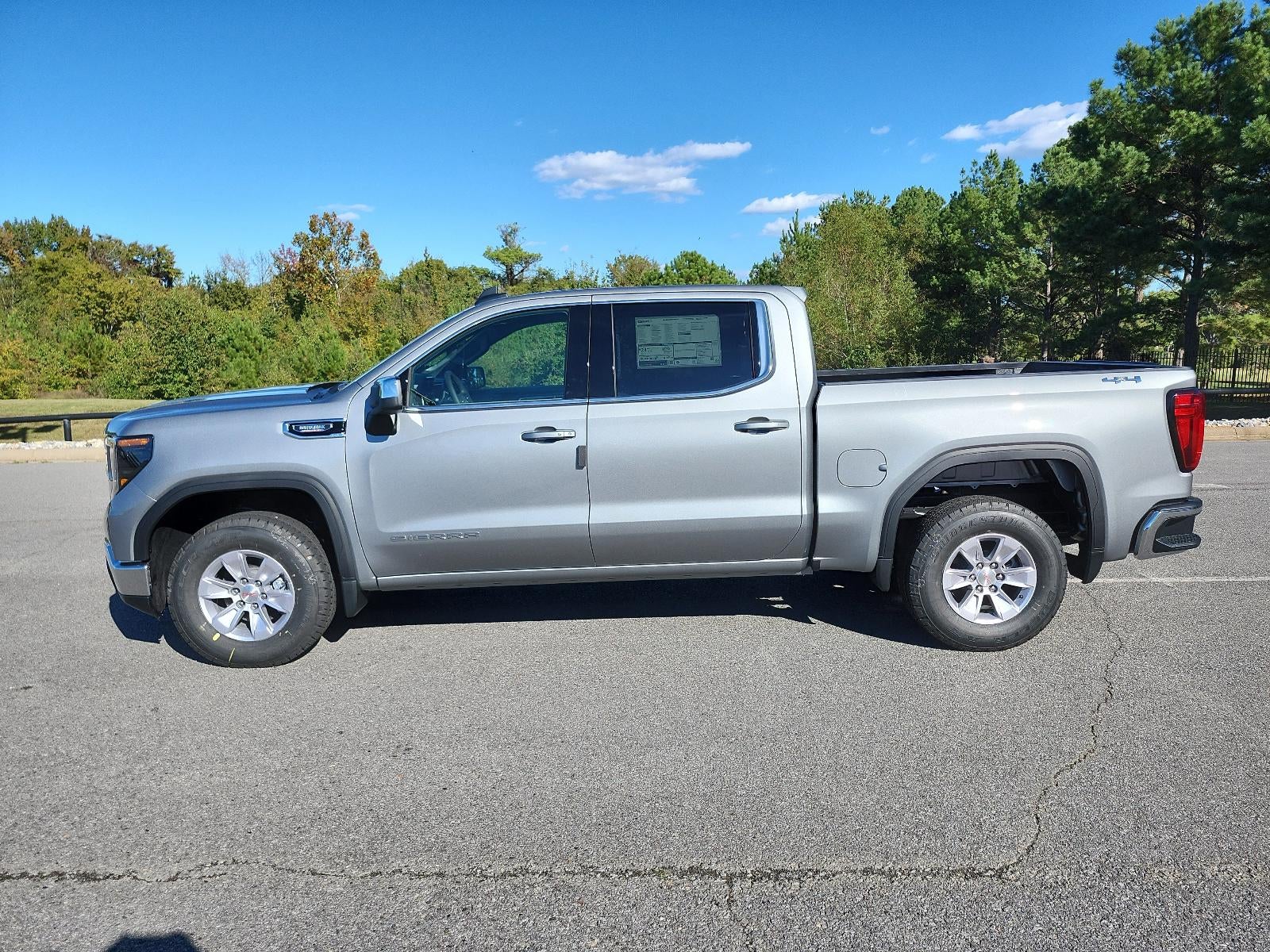 2026 GMC Sierra 1500 Crew Cab Short Box 4-Wheel Drive SLE