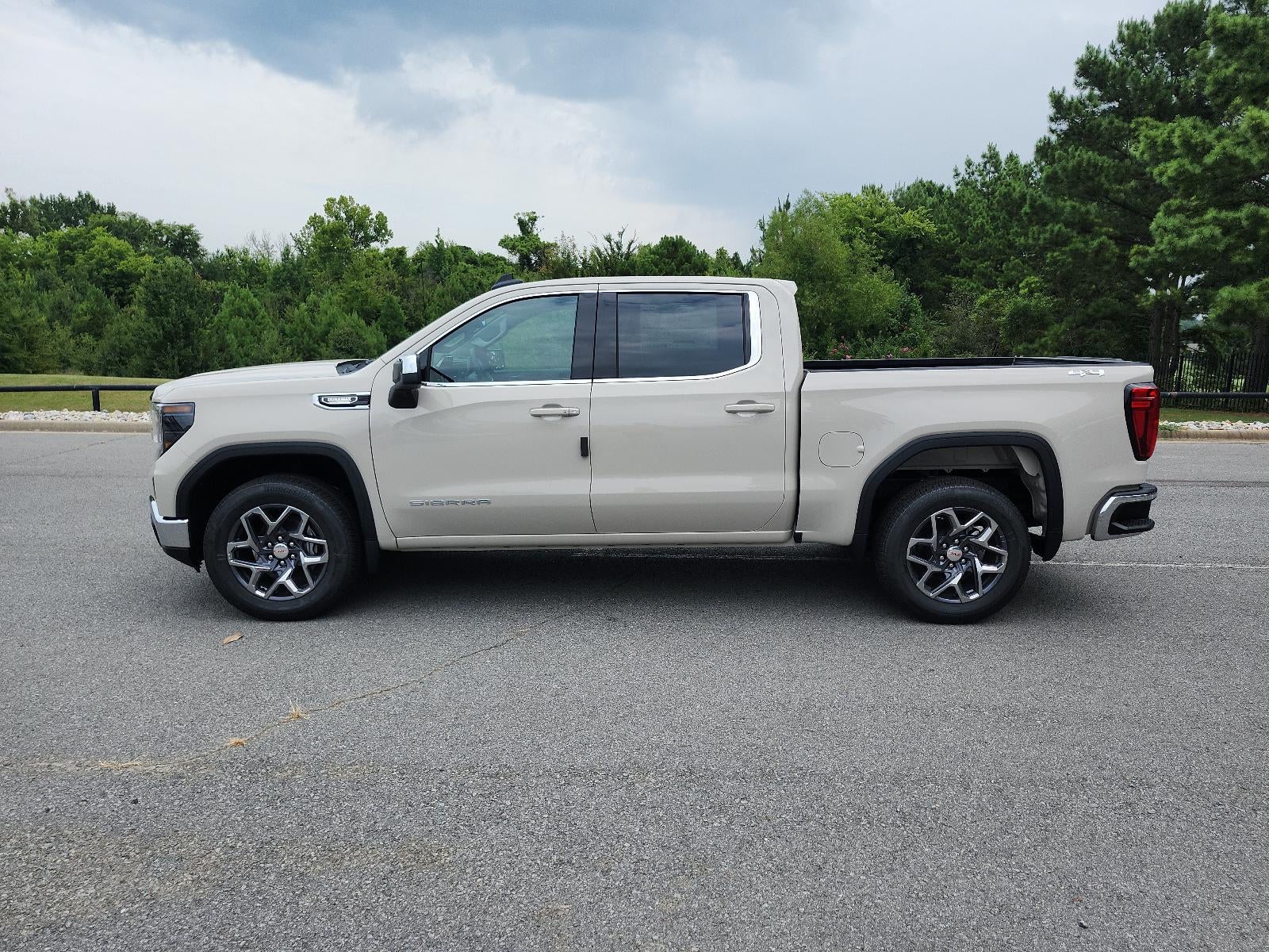 2026 GMC Sierra 1500 Crew Cab Short Box 4-Wheel Drive SLE
