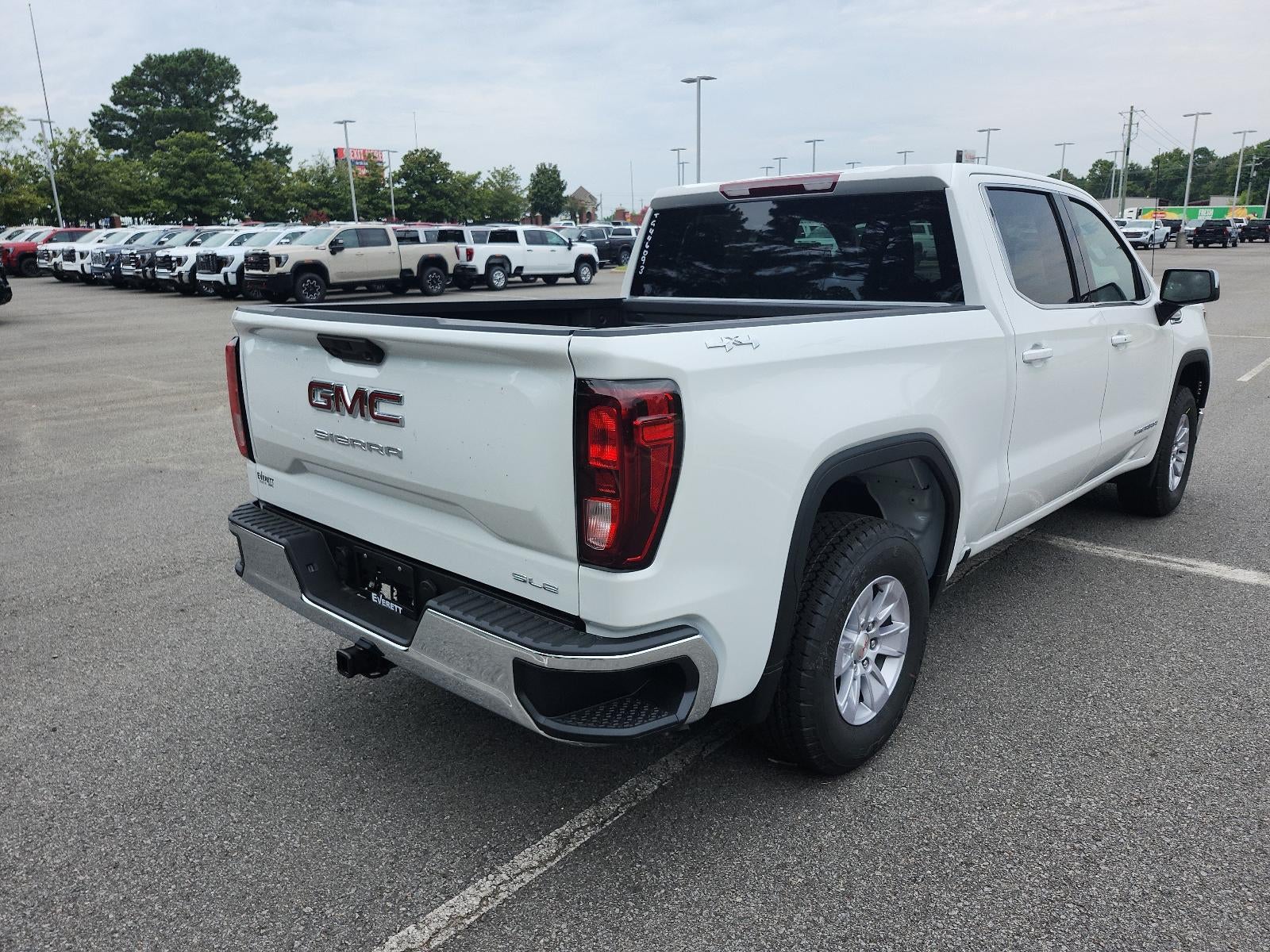 2026 GMC Sierra 1500 Crew Cab Short Box 4-Wheel Drive SLE