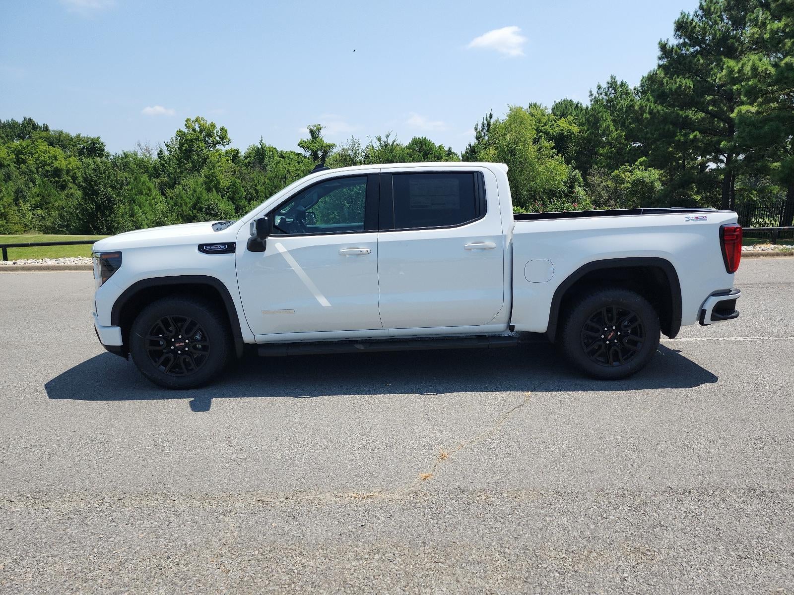 2026 GMC Sierra 1500 Crew Cab Short Box 4-Wheel Drive Elevation 3SB