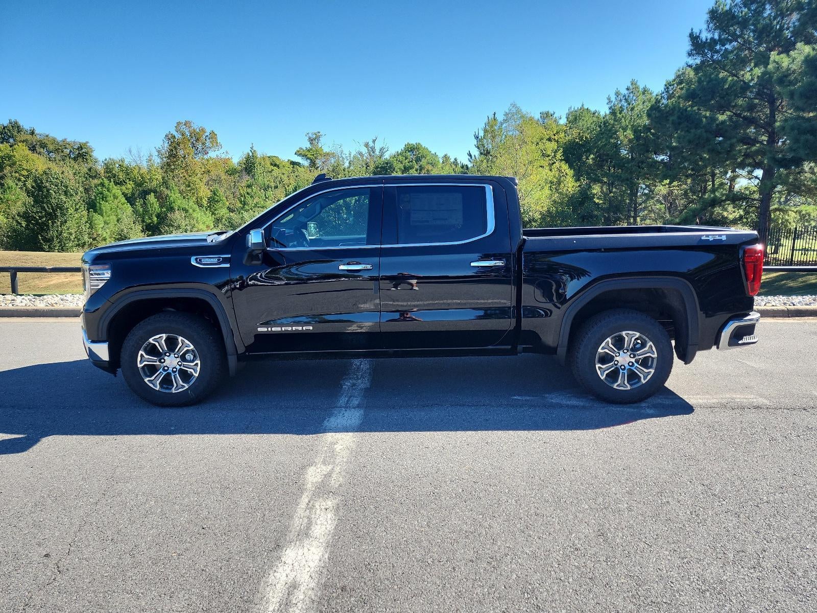 2026 GMC Sierra 1500 Crew Cab Short Box 4-Wheel Drive SLT