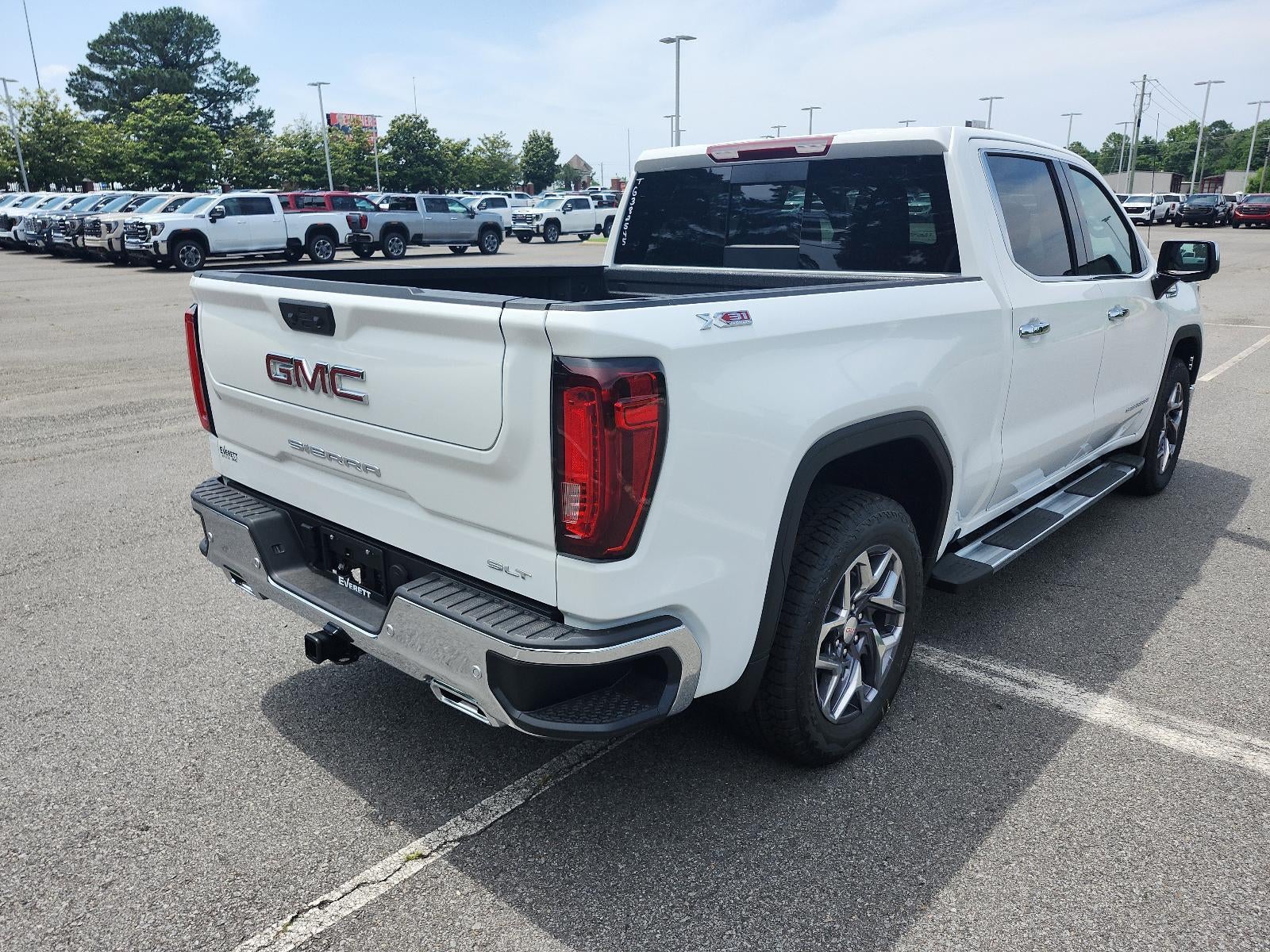 2026 GMC Sierra 1500 Crew Cab Short Box 4-Wheel Drive SLT