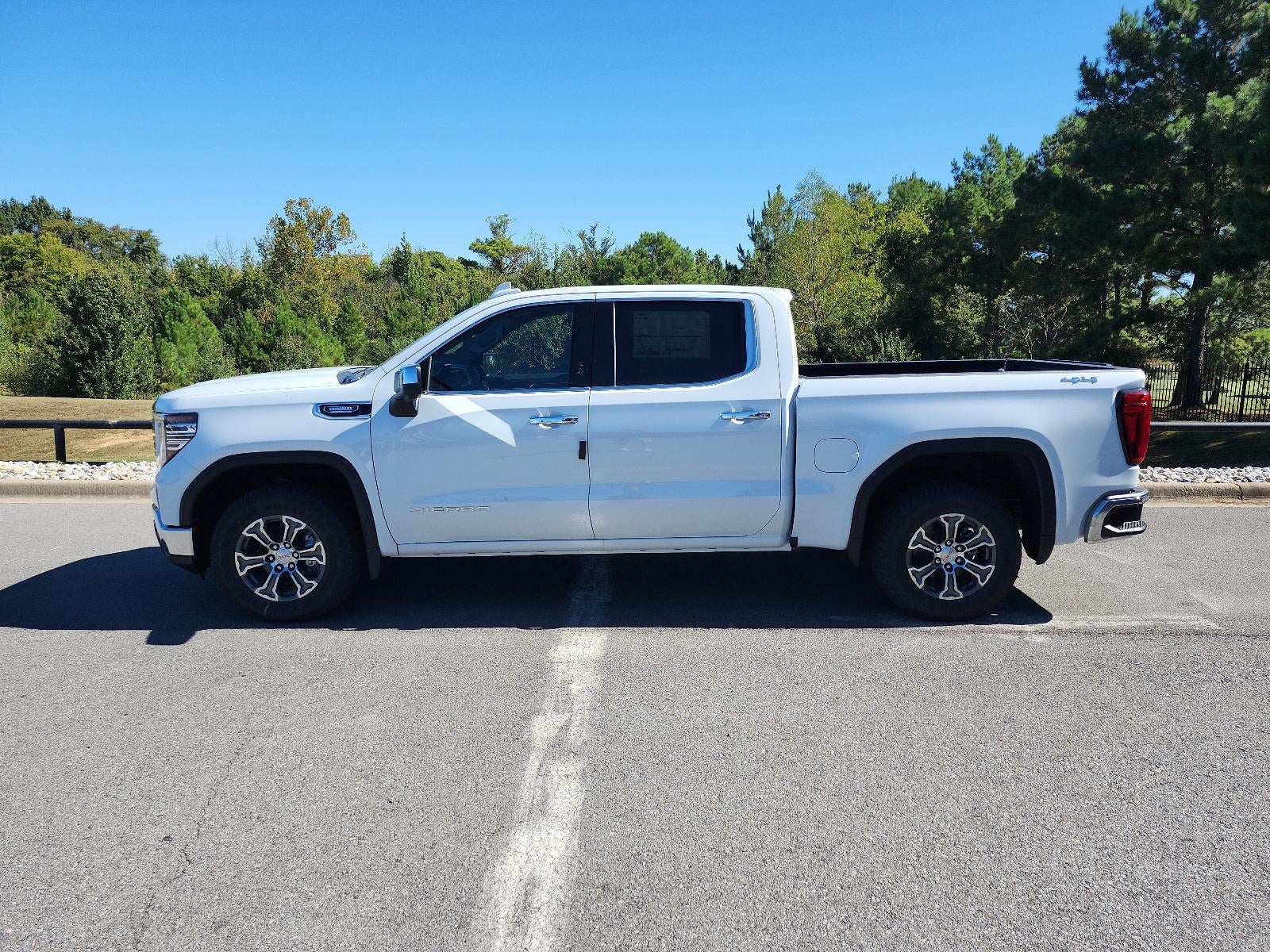 2026 GMC Sierra 1500 Crew Cab Short Box 4-Wheel Drive SLT