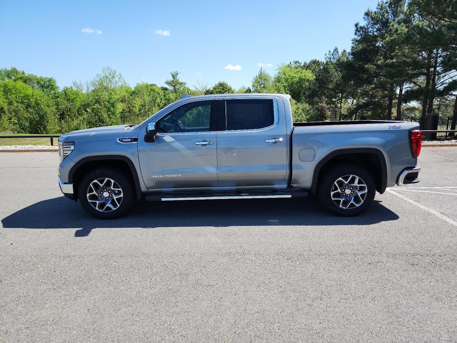 2026 GMC Sierra 1500 Crew Cab Short Box 4-Wheel Drive SLT