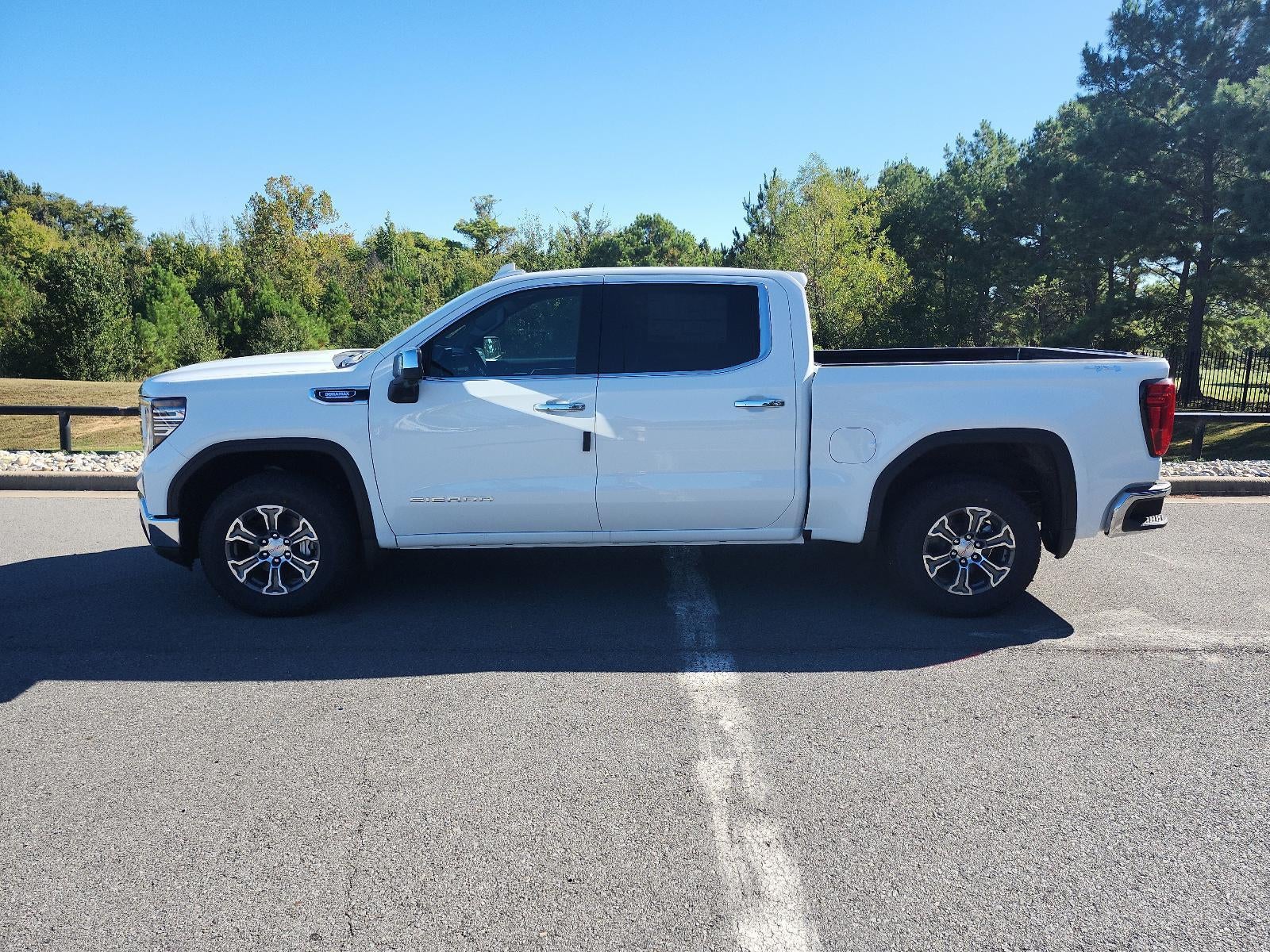 2026 GMC Sierra 1500 Crew Cab Short Box 4-Wheel Drive SLT