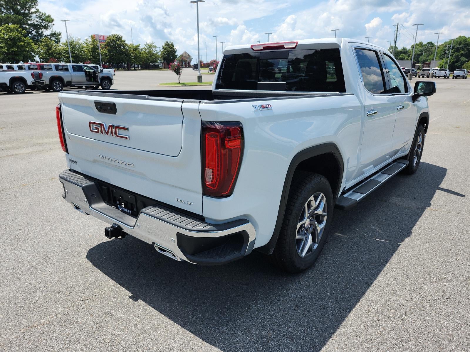 2026 GMC Sierra 1500 Crew Cab Short Box 4-Wheel Drive SLT