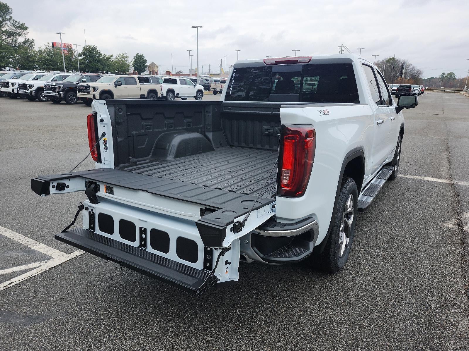 2026 GMC Sierra 1500 Crew Cab Short Box 4-Wheel Drive SLT