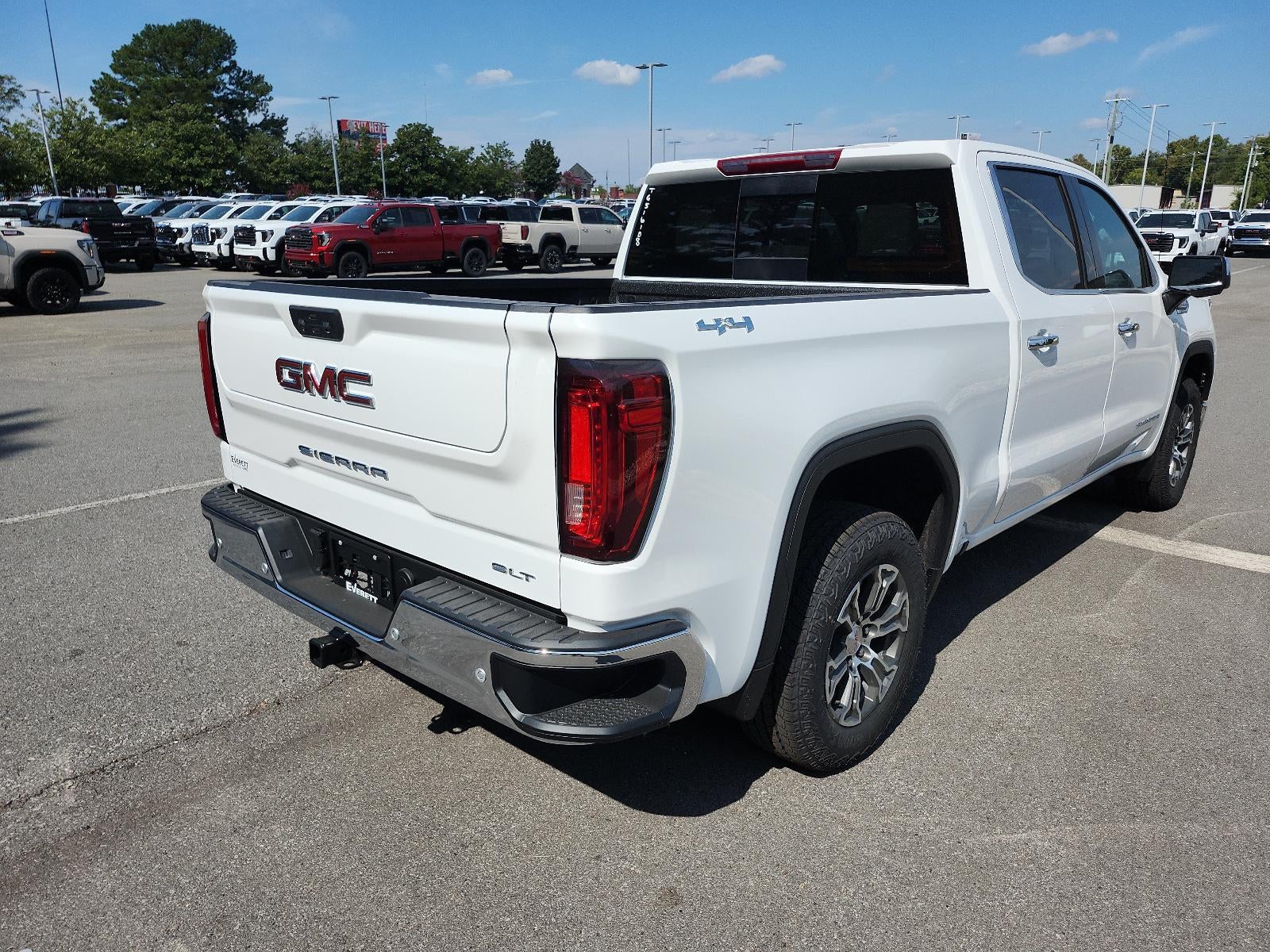 2026 GMC Sierra 1500 Crew Cab Short Box 4-Wheel Drive SLT