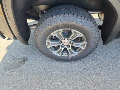 2026 GMC Sierra 1500 Crew Cab Short Box 4-Wheel Drive SLT