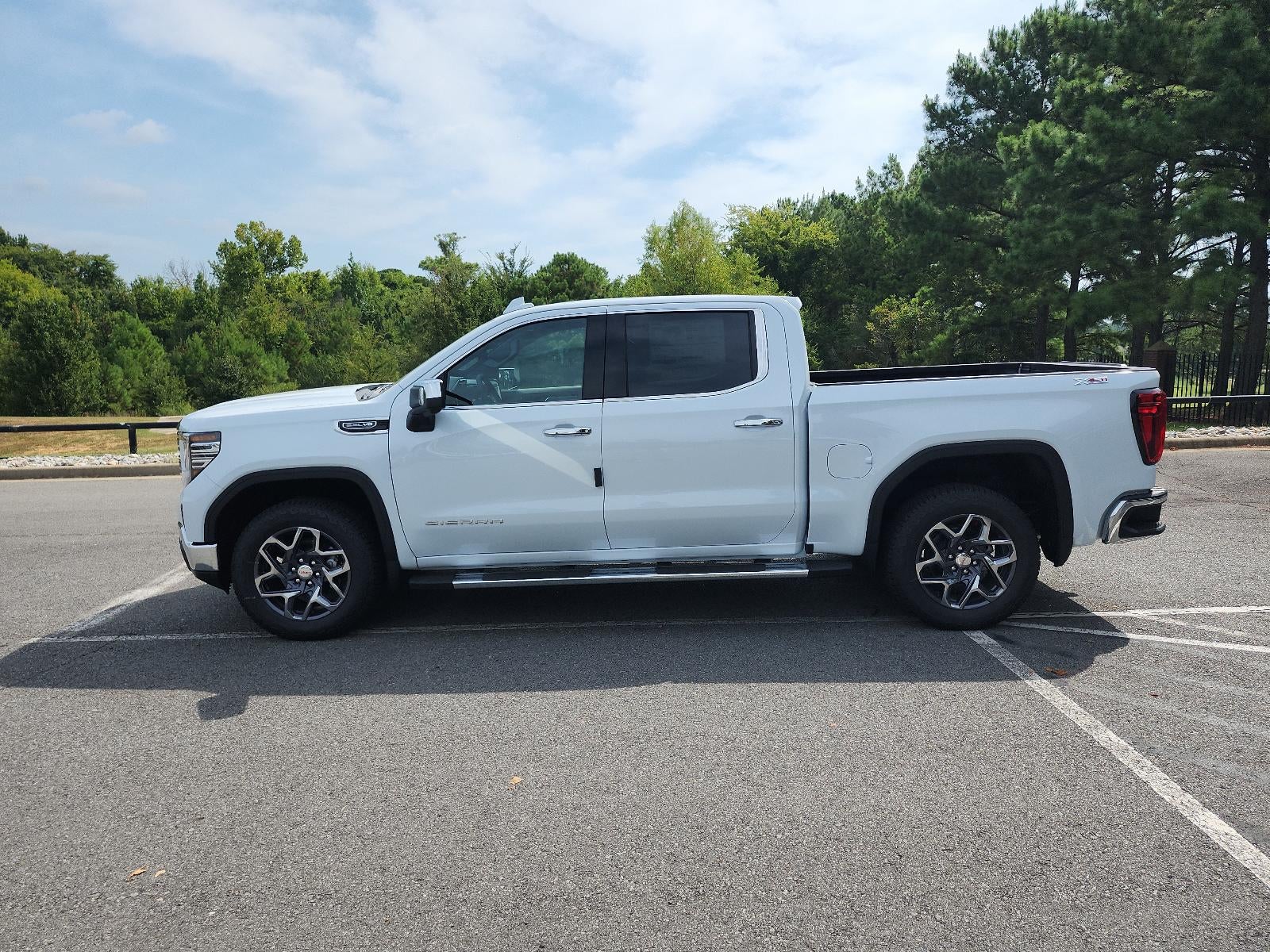 2026 GMC Sierra 1500 Crew Cab Short Box 4-Wheel Drive SLT