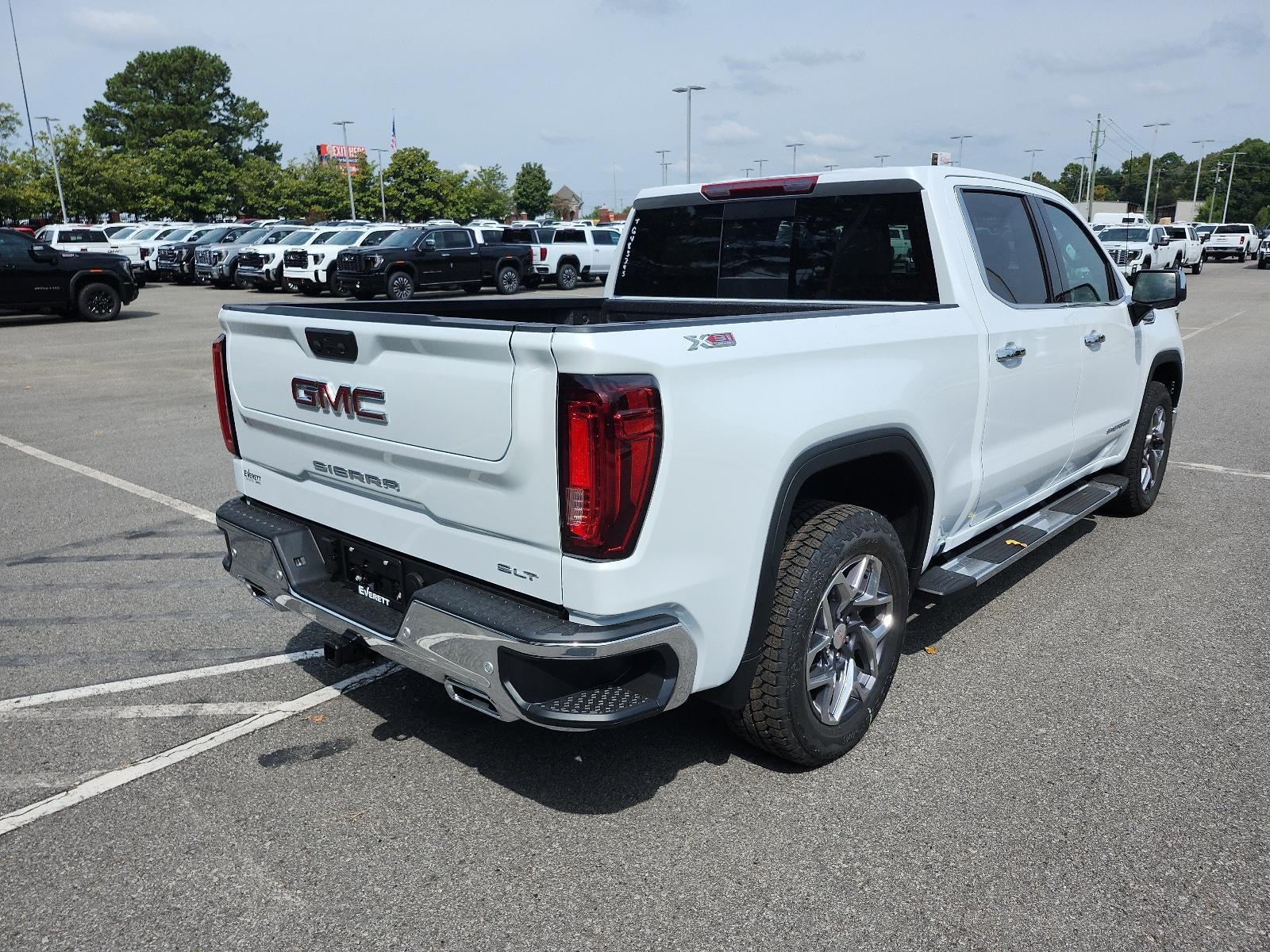 2026 GMC Sierra 1500 Crew Cab Short Box 4-Wheel Drive SLT