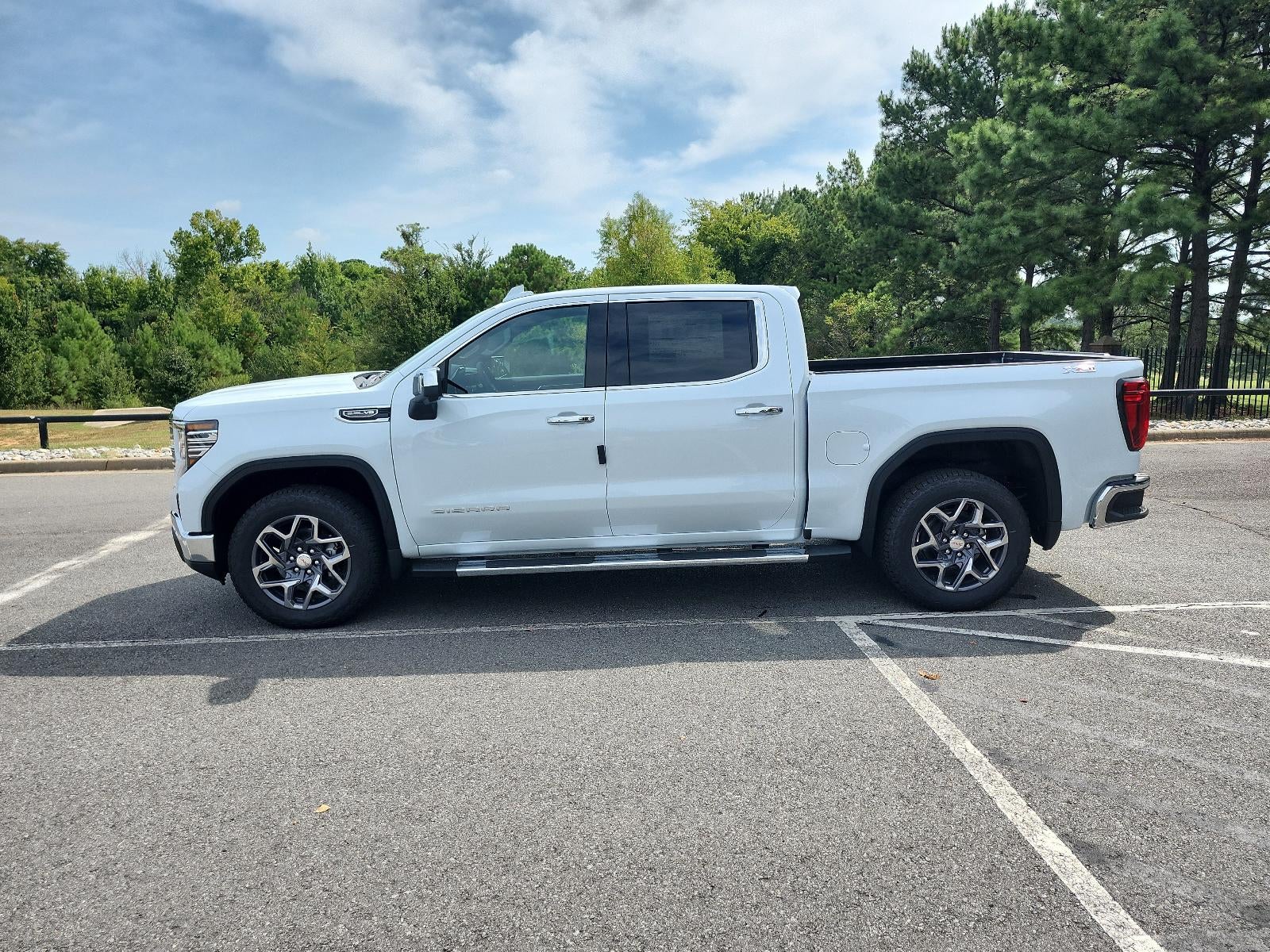 2026 GMC Sierra 1500 Crew Cab Short Box 4-Wheel Drive SLT