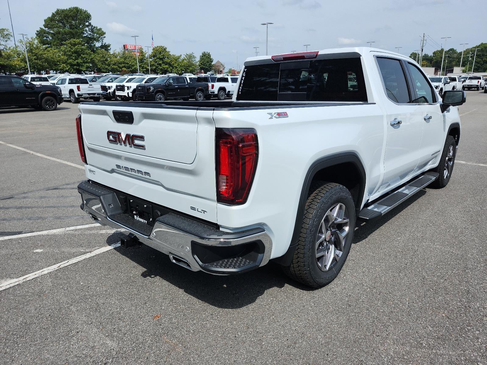 2026 GMC Sierra 1500 Crew Cab Short Box 4-Wheel Drive SLT
