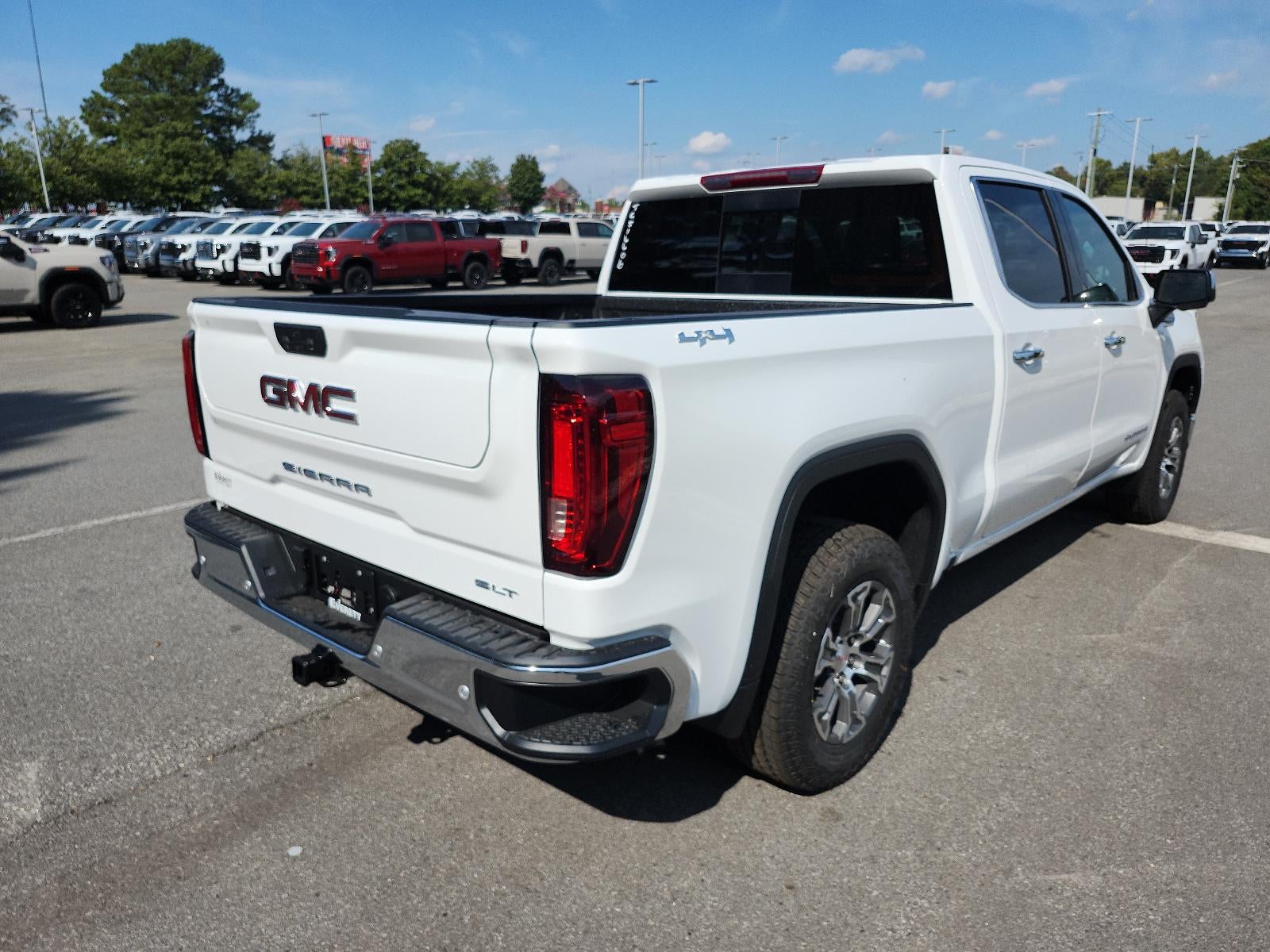 2026 GMC Sierra 1500 Crew Cab Short Box 4-Wheel Drive SLT