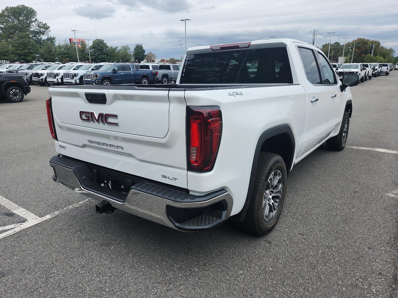 2026 GMC Sierra 1500 Crew Cab Short Box 4-Wheel Drive SLT