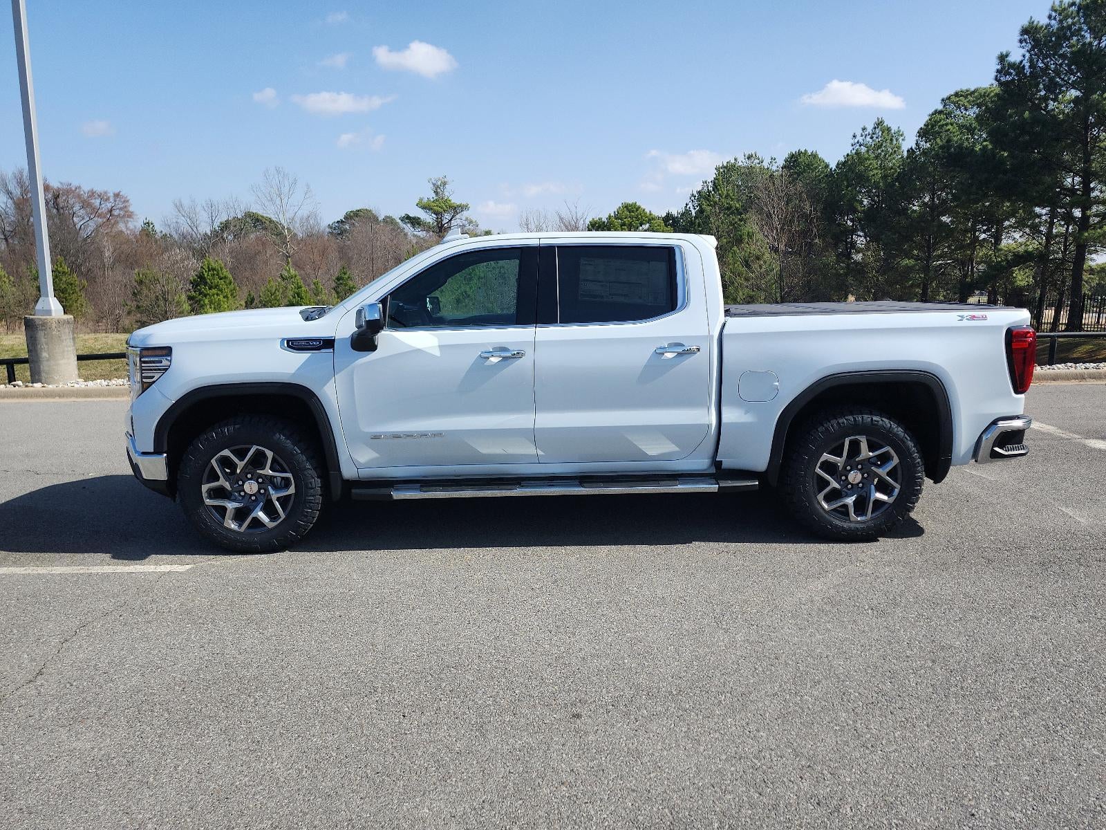 2026 GMC Sierra 1500 Crew Cab Short Box 4-Wheel Drive SLT