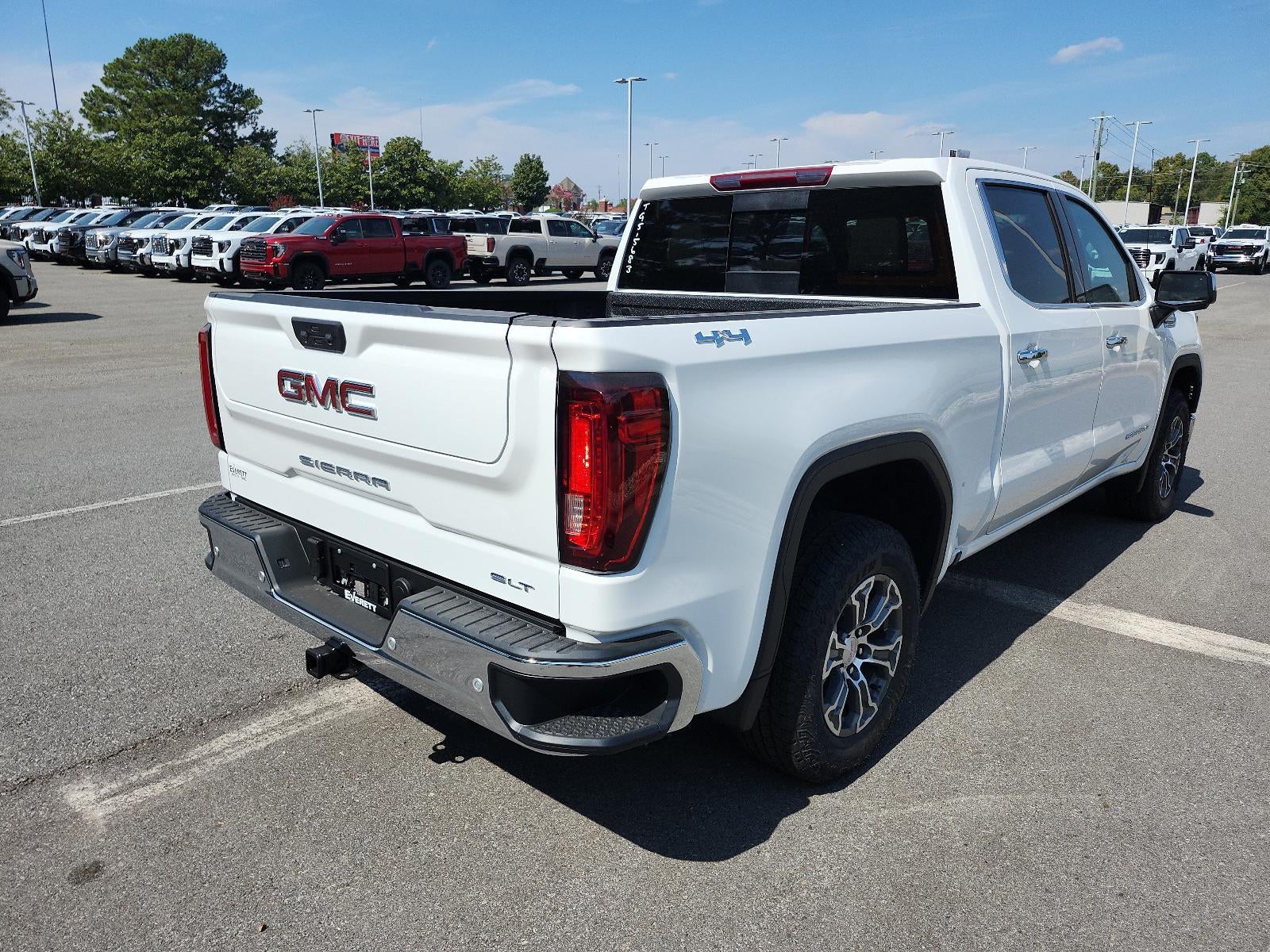 2026 GMC Sierra 1500 Crew Cab Short Box 4-Wheel Drive SLT