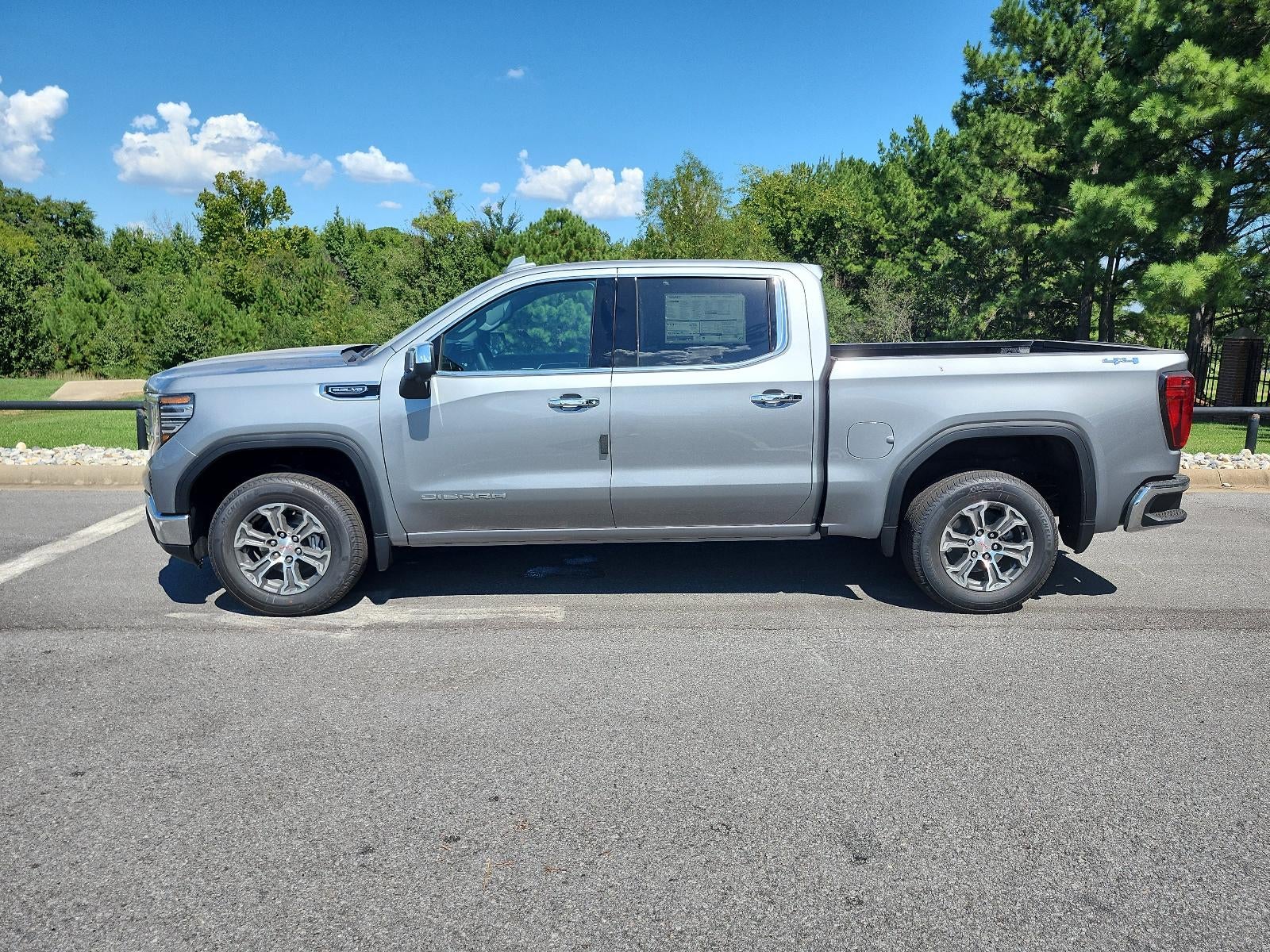 2026 GMC Sierra 1500 Crew Cab Short Box 4-Wheel Drive SLT
