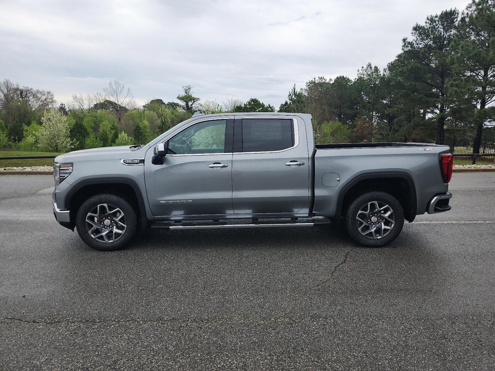 2026 GMC Sierra 1500 Crew Cab Short Box 4-Wheel Drive SLT