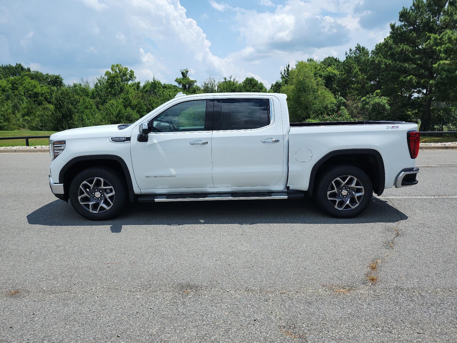 2026 GMC Sierra 1500 Crew Cab Short Box 4-Wheel Drive SLT