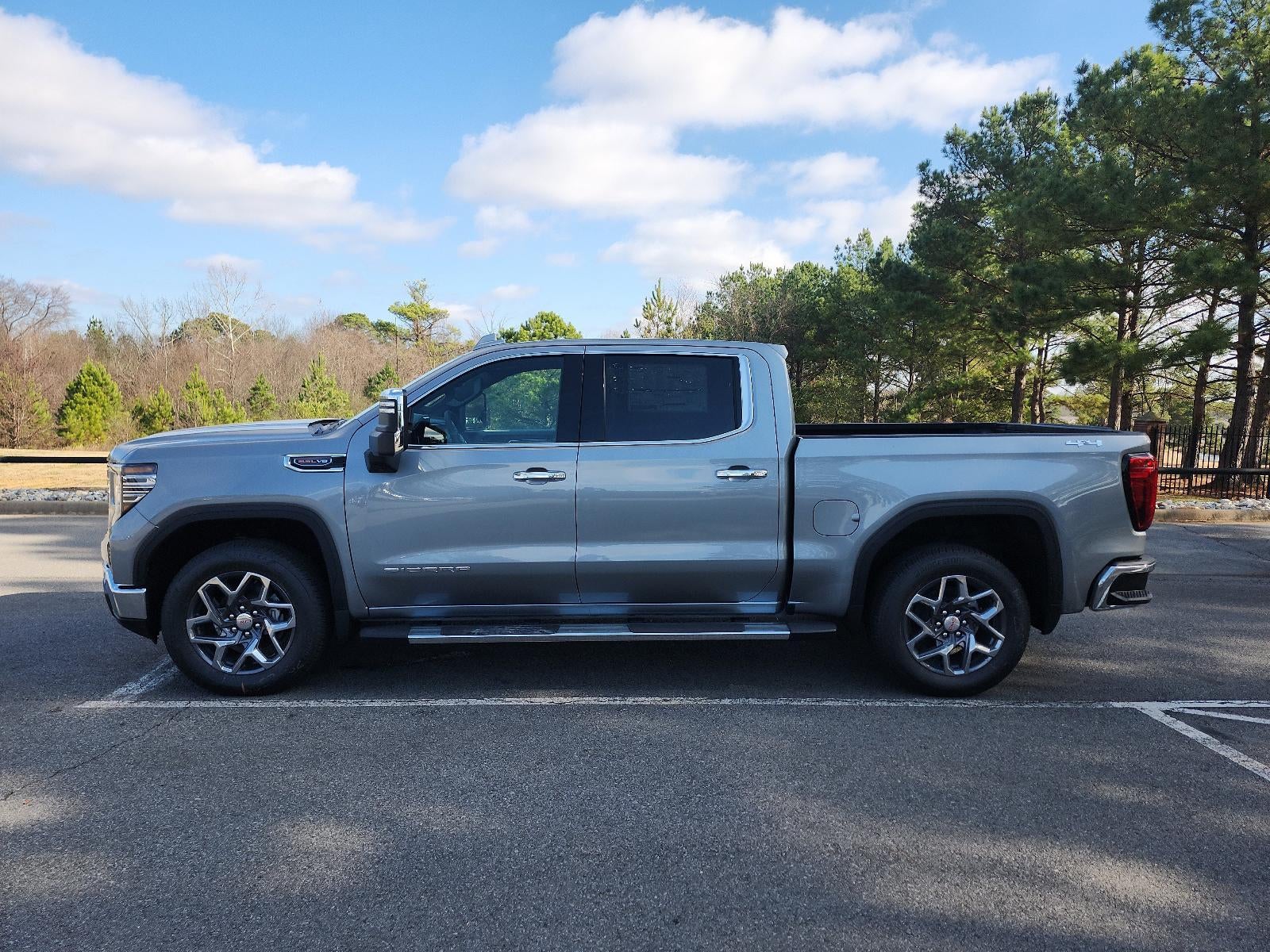 2026 GMC Sierra 1500 Crew Cab Short Box 4-Wheel Drive SLT