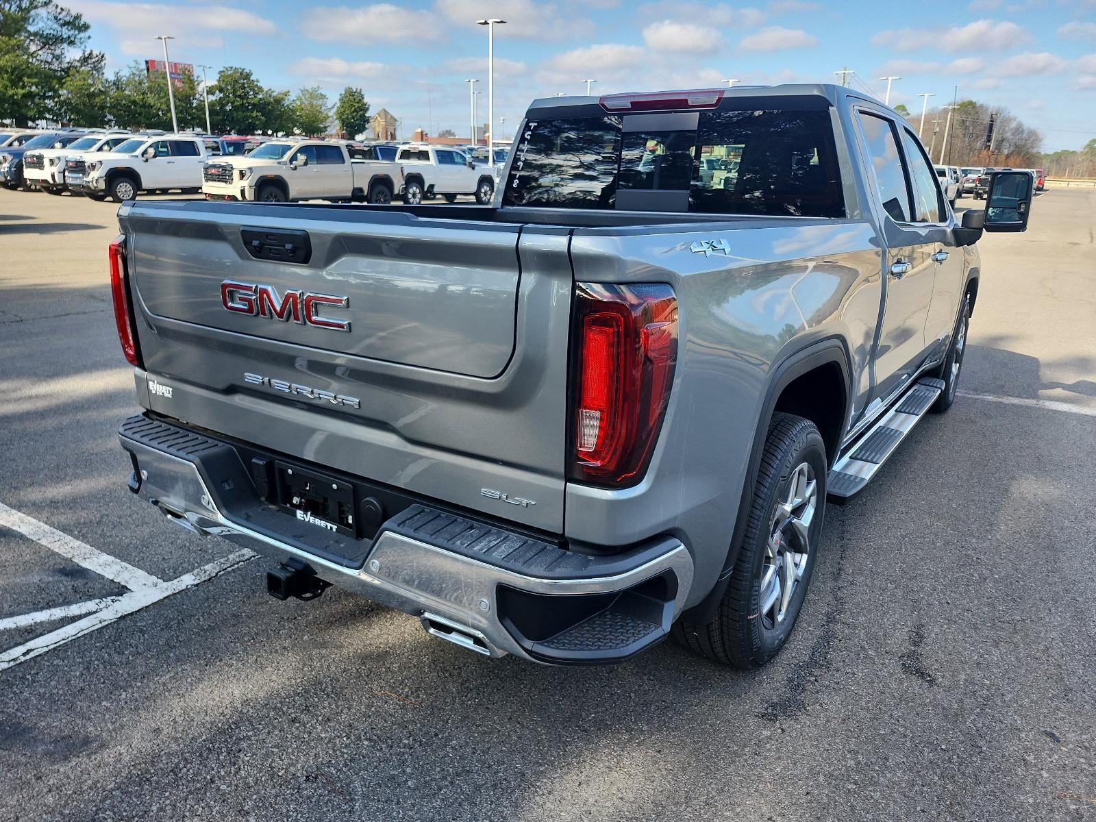 2026 GMC Sierra 1500 Crew Cab Short Box 4-Wheel Drive SLT