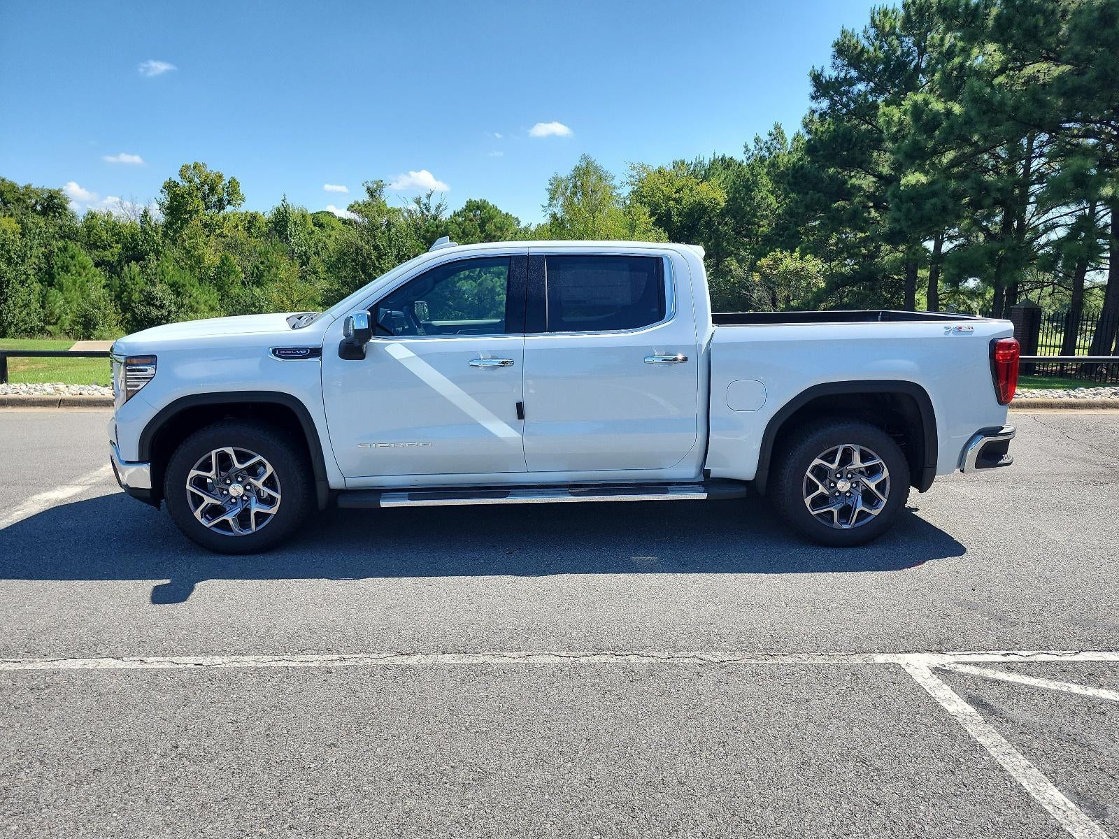 2026 GMC Sierra 1500 Crew Cab Short Box 4-Wheel Drive SLT