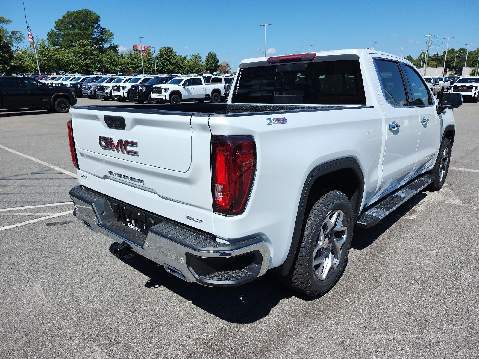 2026 GMC Sierra 1500 Crew Cab Short Box 4-Wheel Drive SLT