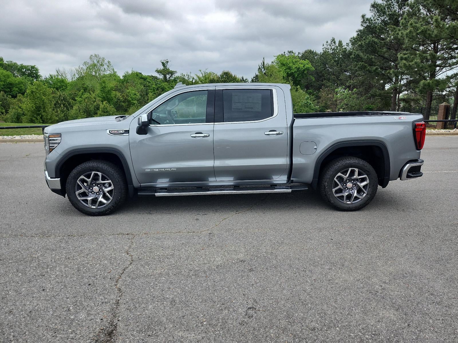 2026 GMC Sierra 1500 Crew Cab Short Box 4-Wheel Drive SLT