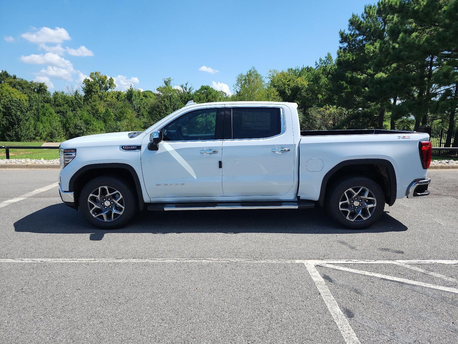 2026 GMC Sierra 1500 Crew Cab Short Box 4-Wheel Drive SLT